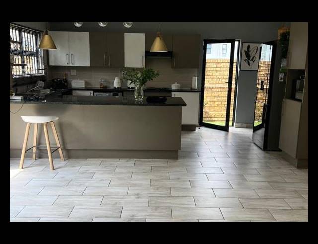 3 BEDROOM HOUSE FOR SALE IN THATCHFIELD